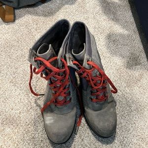 Size 9 sorrel wedge boots